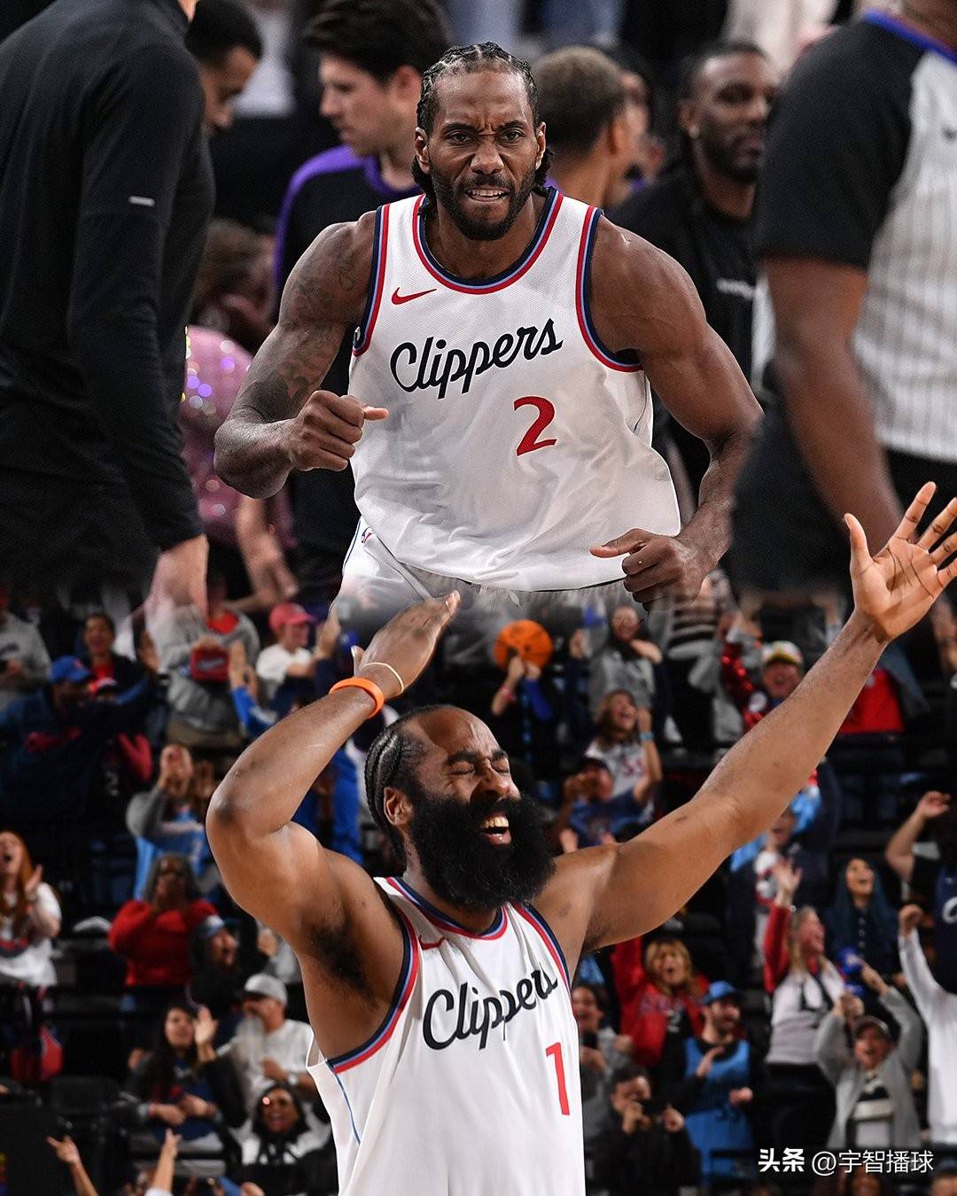 开云体育-关于洛杉矶快船训练开放日，关键时刻扳平良机引欢呼，NBA总决赛在即，阵容厚度经受考验的信息