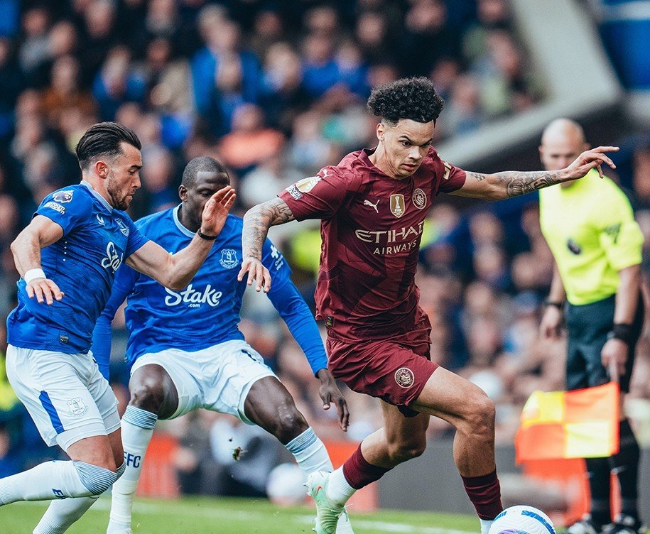 开云体育-清晨圣安东尼奥马刺强势反弹——欧联节点到来，气氛紧张，临场指挥获称赞(安东尼巅峰在什么队)